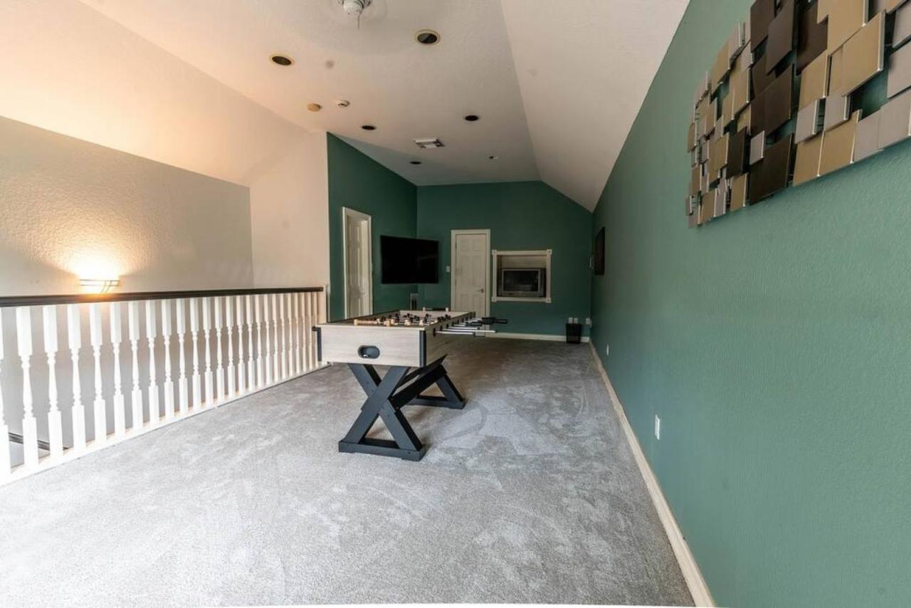Huge 6 Bedroom With Pool, Spa, 85 Inch Tv, Game Room ヒューストン エクステリア 写真