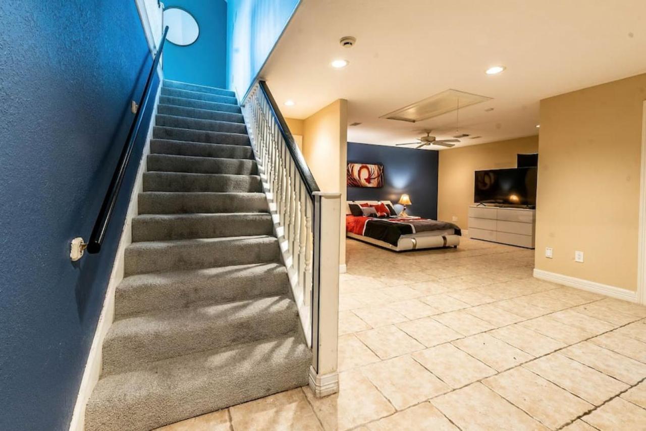 Huge 6 Bedroom With Pool, Spa, 85 Inch Tv, Game Room ヒューストン エクステリア 写真