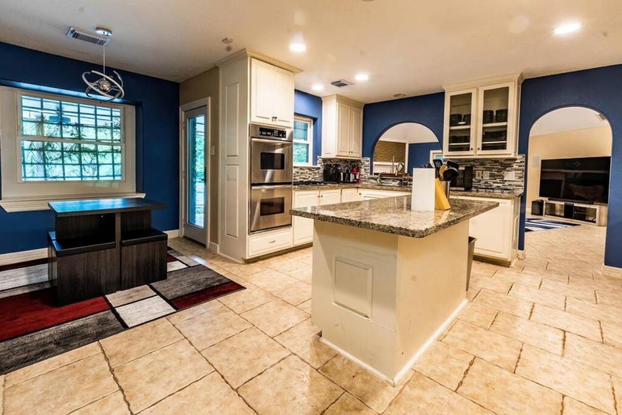 Huge 6 Bedroom With Pool, Spa, 85 Inch Tv, Game Room ヒューストン エクステリア 写真