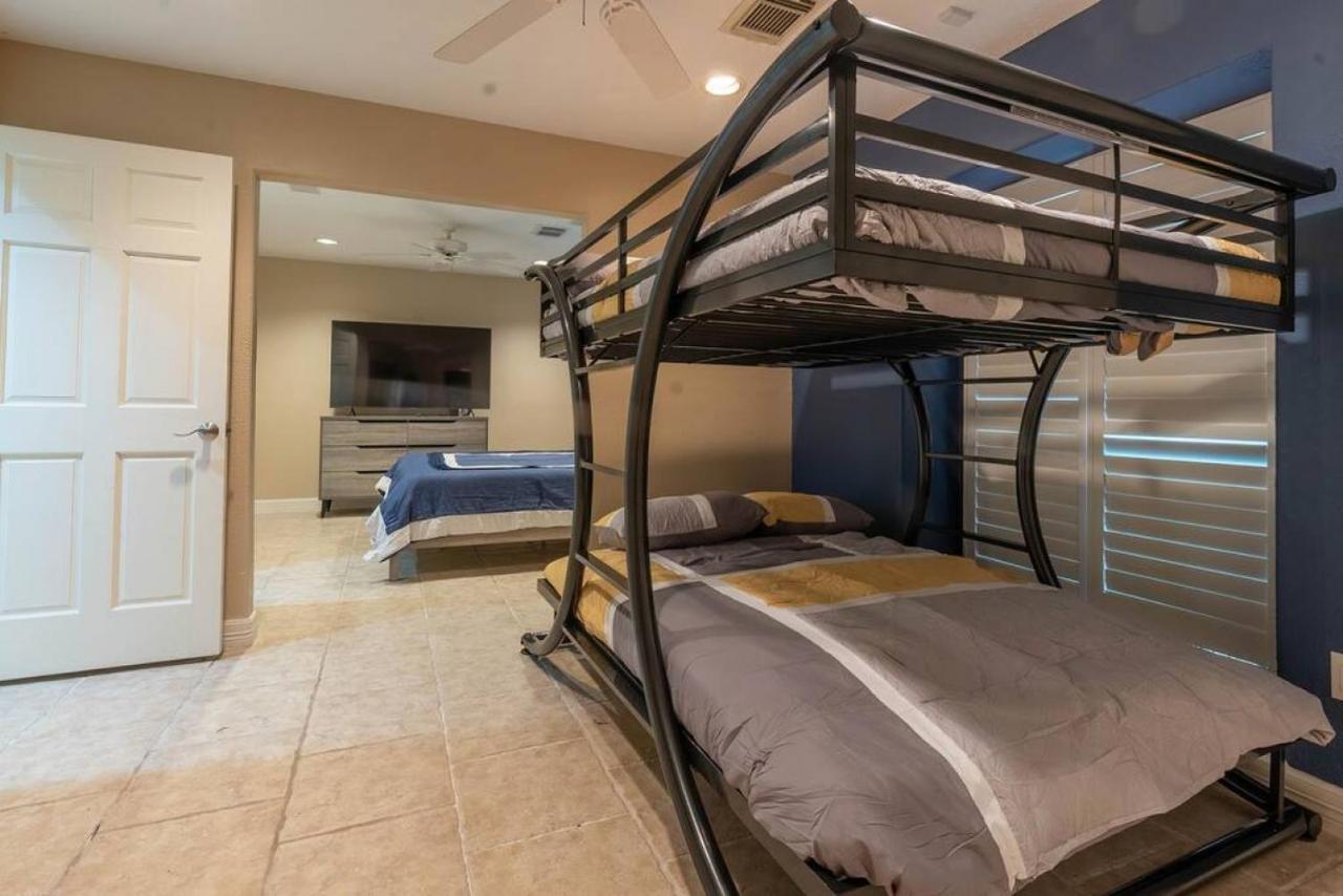 Huge 6 Bedroom With Pool, Spa, 85 Inch Tv, Game Room ヒューストン エクステリア 写真