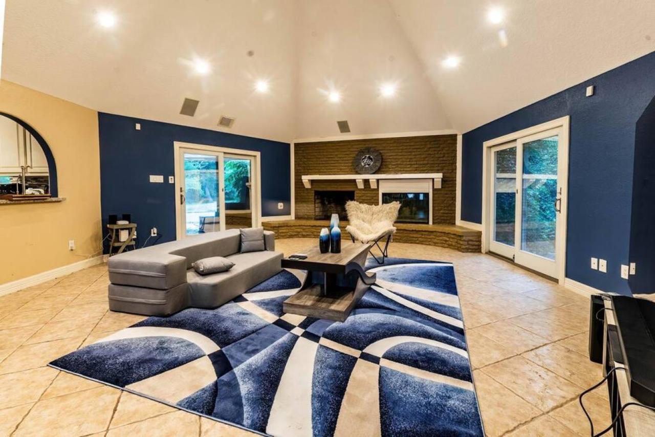 Huge 6 Bedroom With Pool, Spa, 85 Inch Tv, Game Room ヒューストン エクステリア 写真