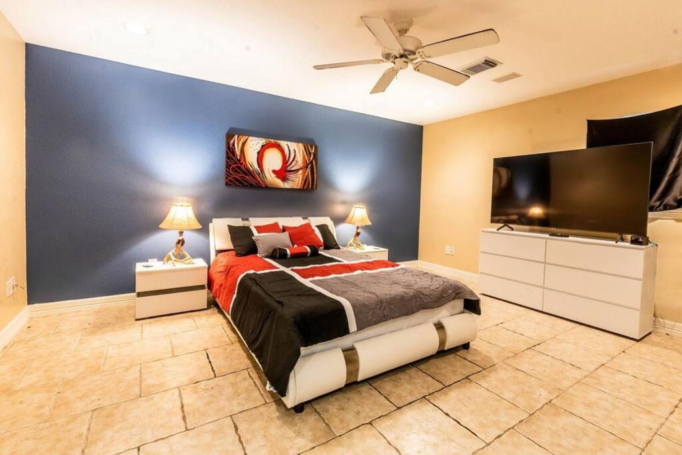 Huge 6 Bedroom With Pool, Spa, 85 Inch Tv, Game Room ヒューストン エクステリア 写真