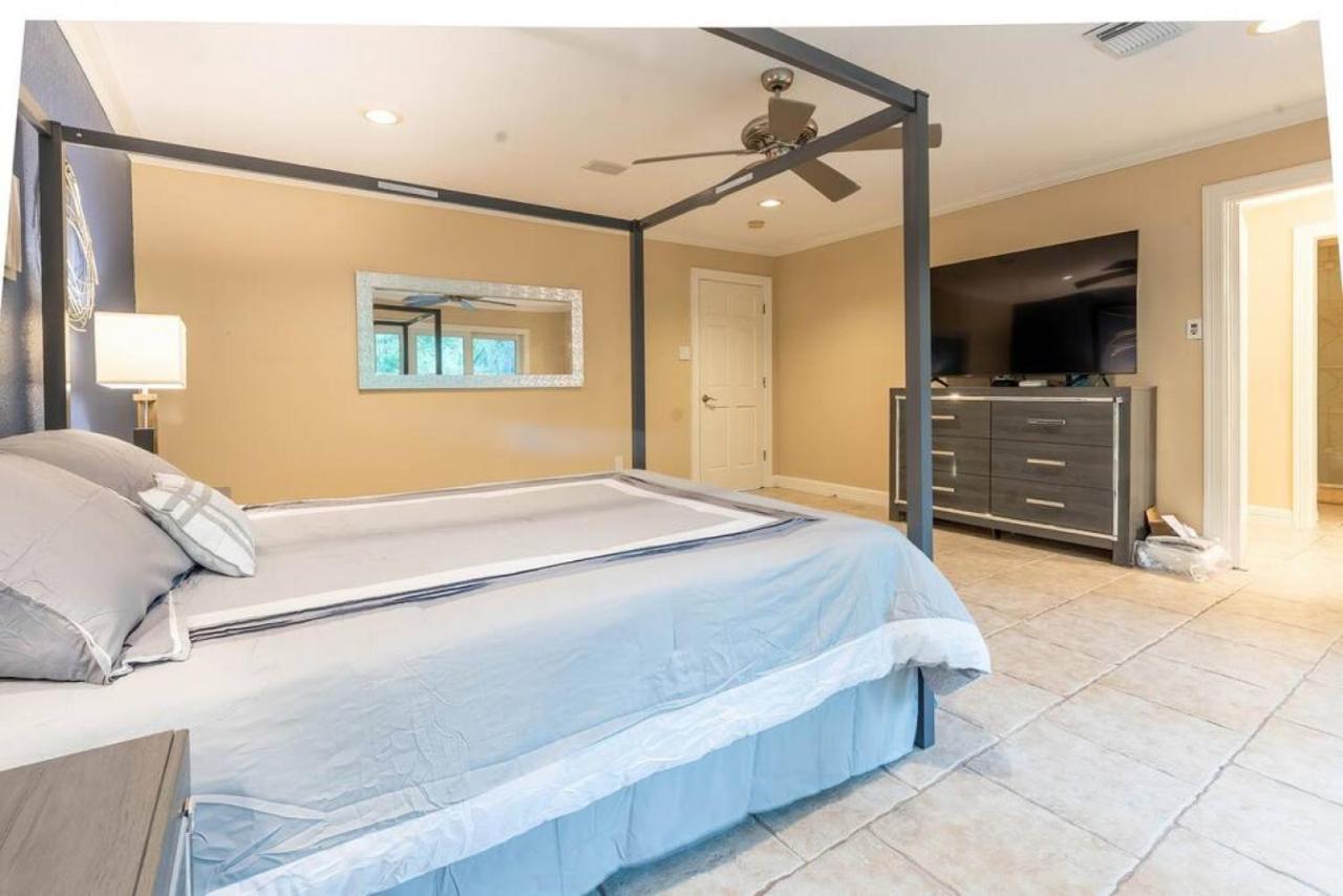 Huge 6 Bedroom With Pool, Spa, 85 Inch Tv, Game Room ヒューストン エクステリア 写真
