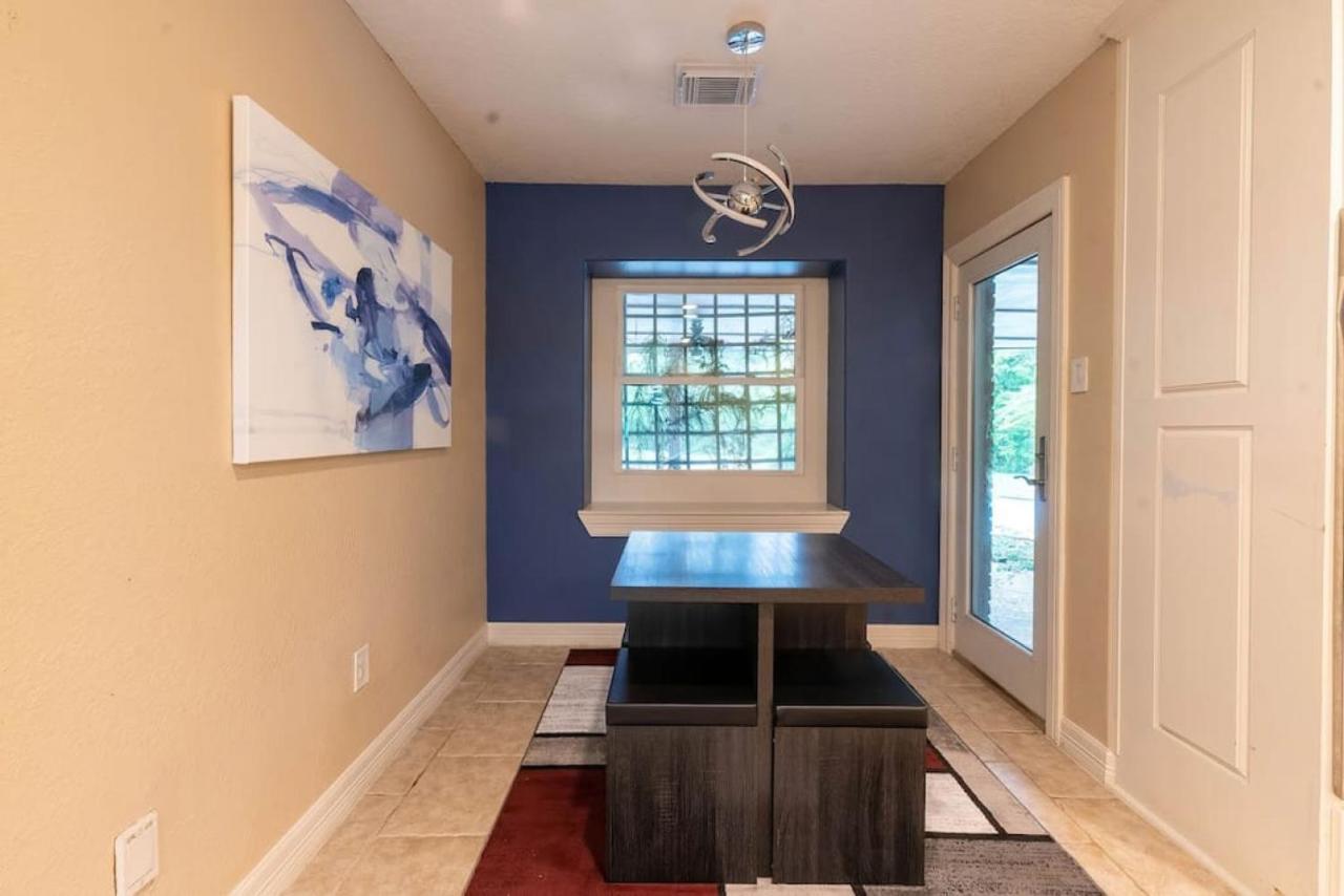 Huge 6 Bedroom With Pool, Spa, 85 Inch Tv, Game Room ヒューストン エクステリア 写真