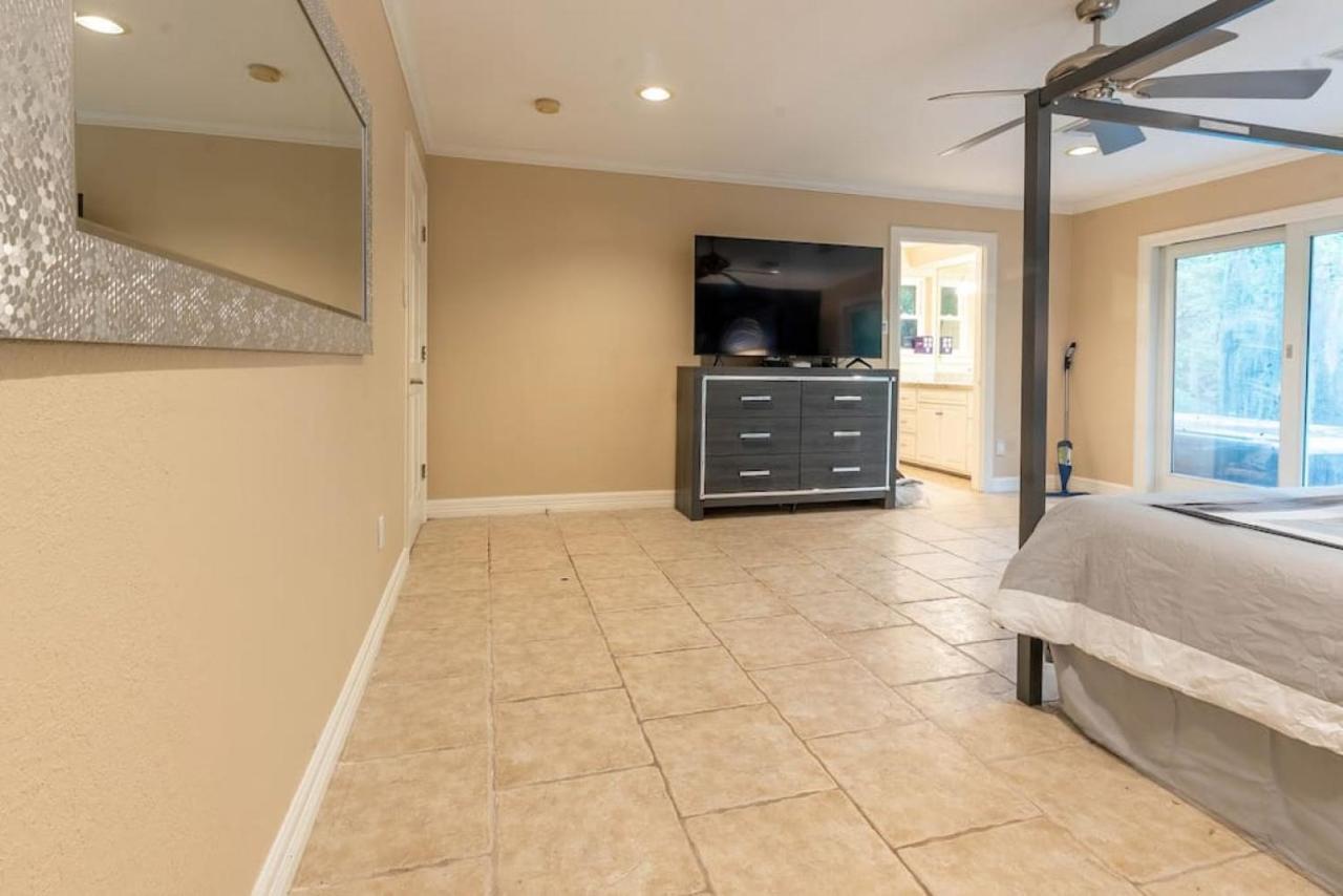 Huge 6 Bedroom With Pool, Spa, 85 Inch Tv, Game Room ヒューストン エクステリア 写真