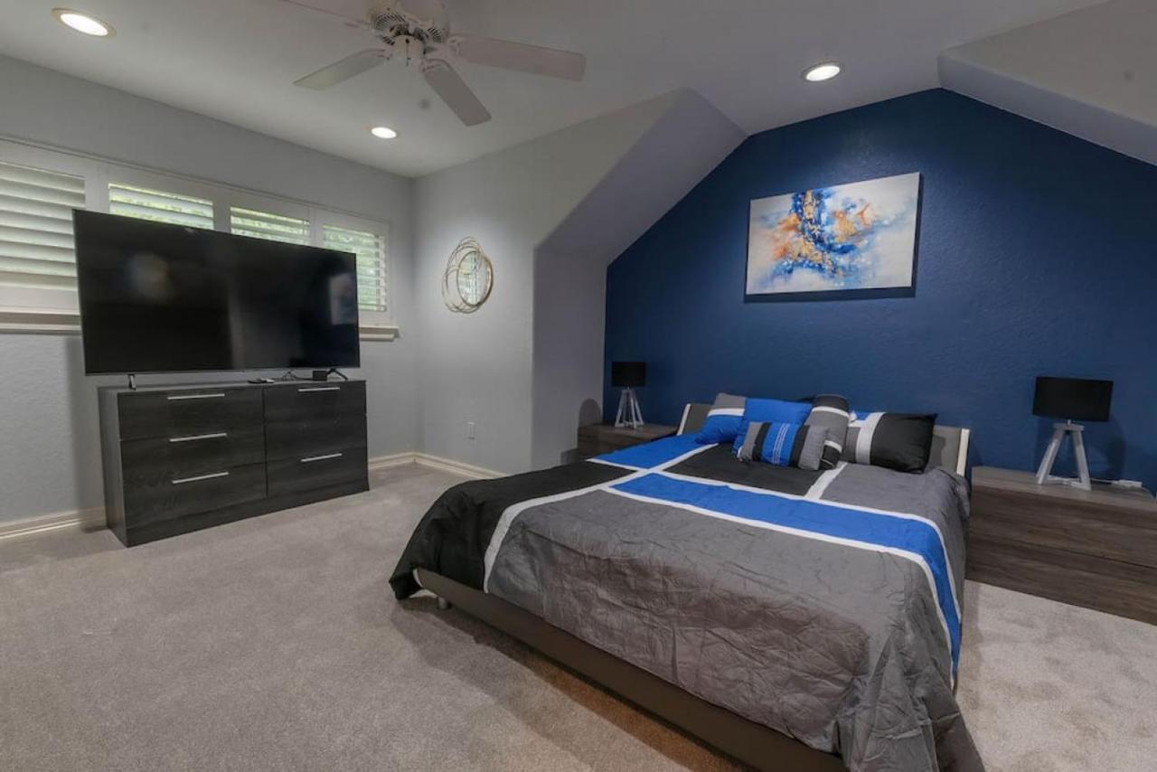 Huge 6 Bedroom With Pool, Spa, 85 Inch Tv, Game Room ヒューストン エクステリア 写真